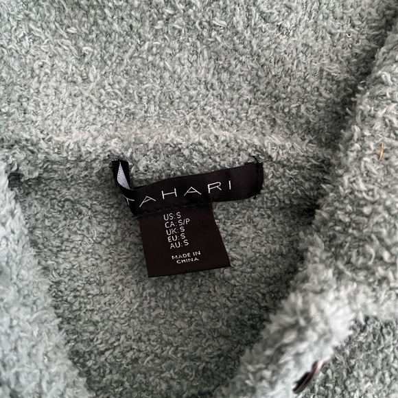 Blue/green fuzzy Tahari shacket - Picture 2 of 6